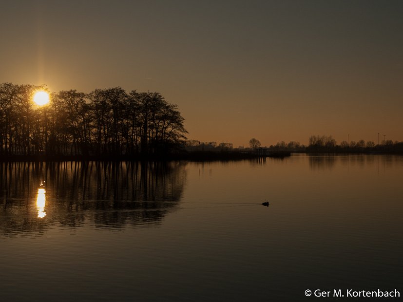 Zonsondergang aan de Binnenmaas (Hoeksche Waard)