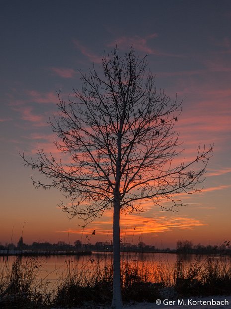 Zonsondergang aan de Binnenmaas (Hoeksche Waard)